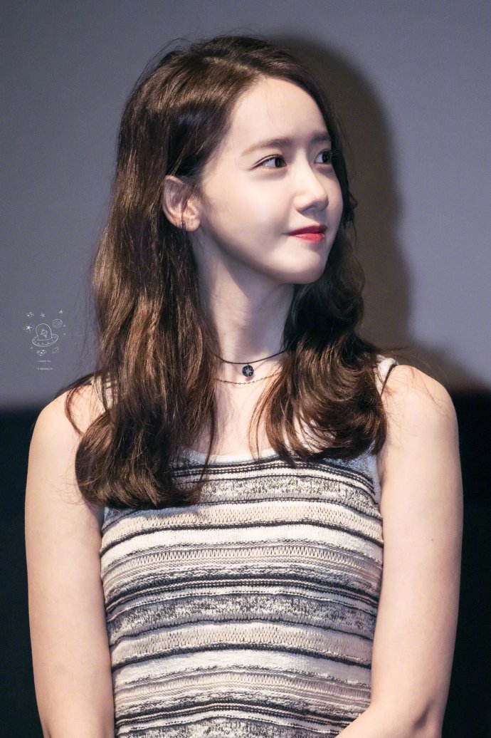 韩国美女图片 演员林允儿嘟嘴卖萌图片 9