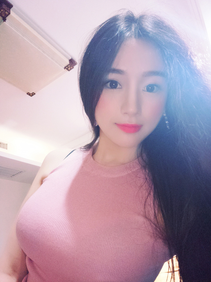 微胖女神图片 黑直长发美女自拍照图片 2