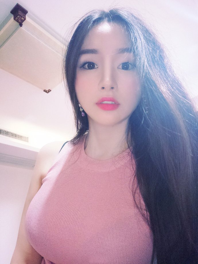微胖女神图片 黑直长发美女自拍照图片 3