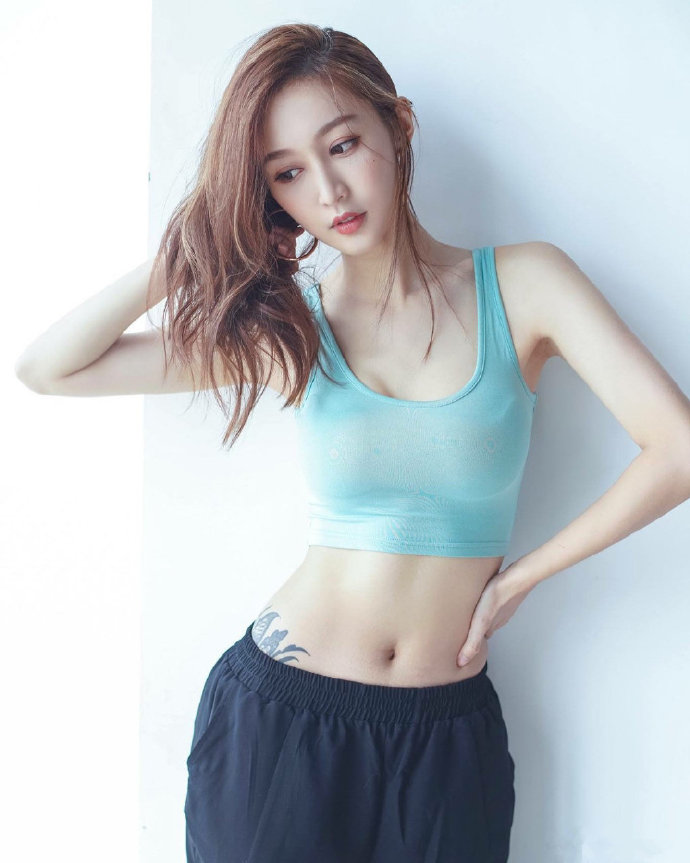 清纯美女性感的小蛮腰图片 8