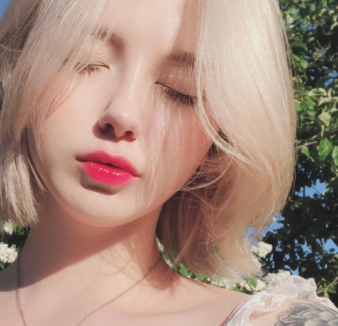 混血美女图片 混血女孩maria好好看的小姐姐图片 6