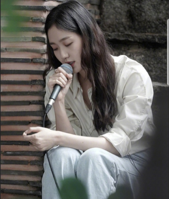 韩国美女明星金高银图片 被演戏耽误了的灵魂歌 2