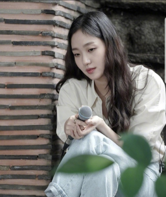 韩国美女明星金高银图片 被演戏耽误了的灵魂歌 5