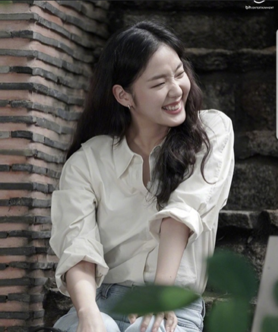 韩国美女明星金高银图片 被演戏耽误了的灵魂歌 7