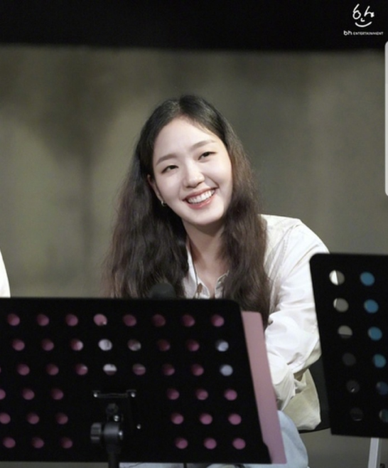 韩国美女明星金高银图片 被演戏耽误了的灵魂歌 8