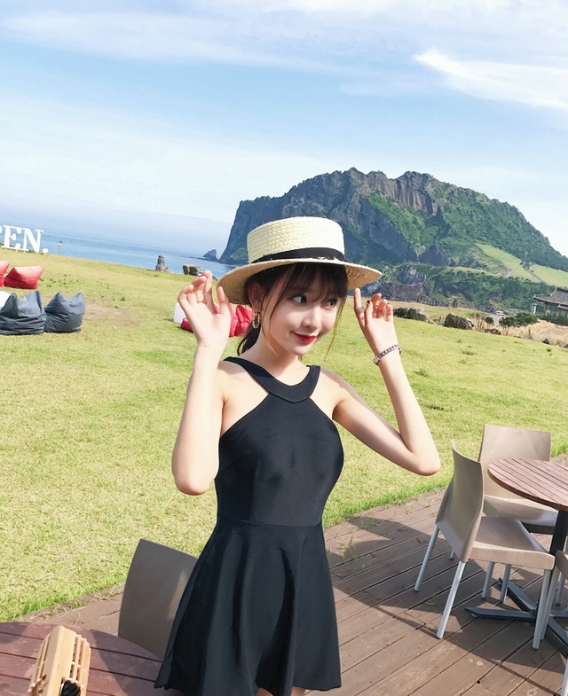 迷人的大长腿美女图片 5