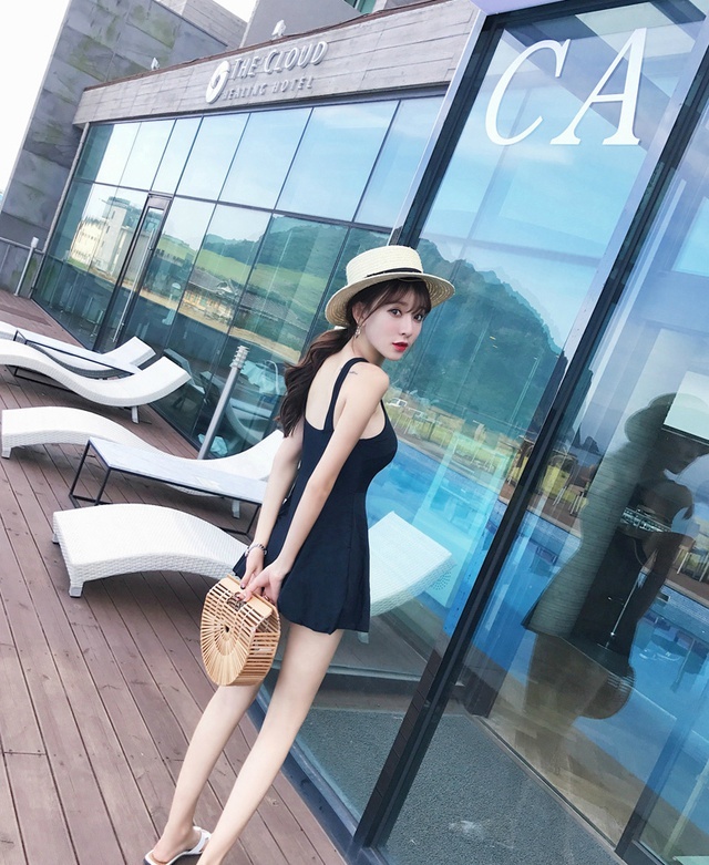 迷人的大长腿美女图片 8