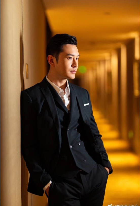 内地男明星霸道总裁黄晓明西服写真图片 9