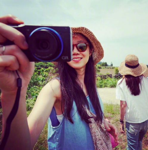 越看越舒服的韩国美女孔孝真夏日写真图片 8