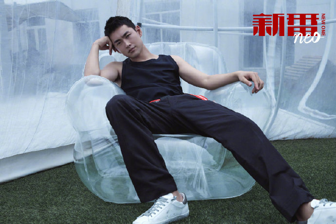内地男明星王彦霖《新番NEWONE》男人味帅气图片 7