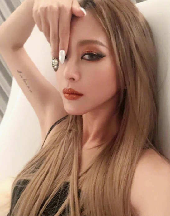 韩国美女图片 韩国女明星冻龄女神韩艺瑟图片 10