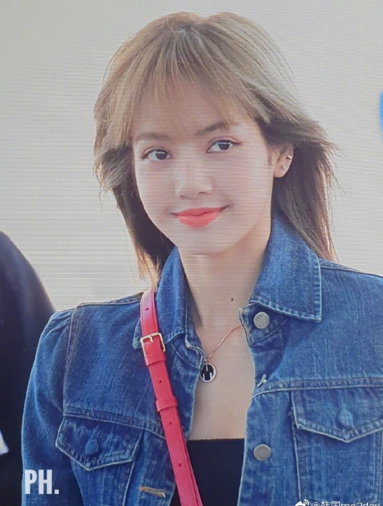 泰国美女图片 女明星lisa机场街拍图片 3
