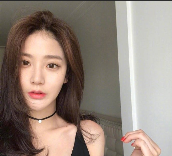女神标配的慵懒风中长发美女图片