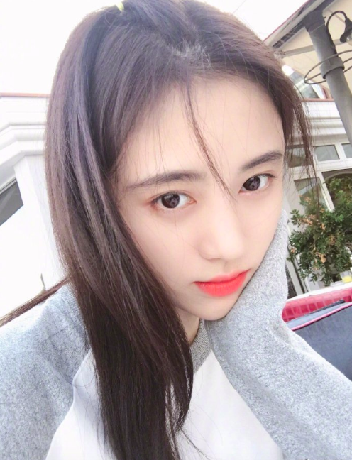 清秀佳人图片 气质美女发型图片 3