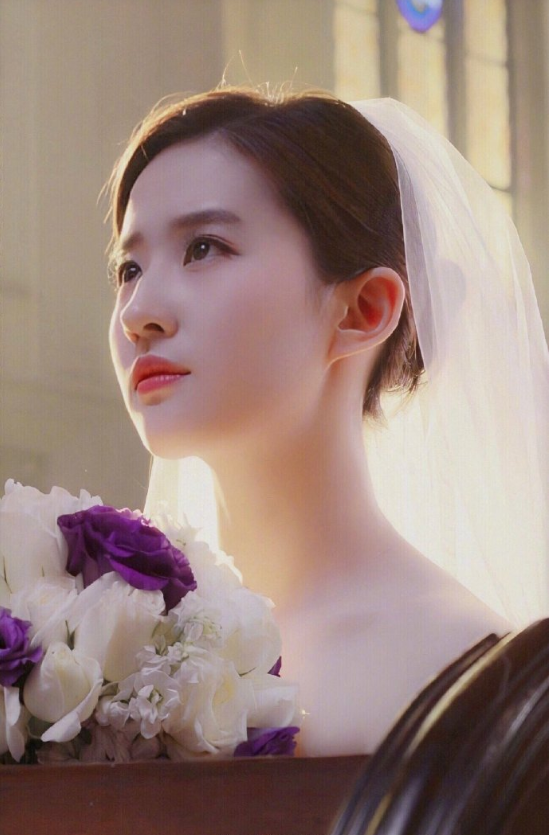 中国美女图片 内地女明星刘亦菲婚纱造型图片 4