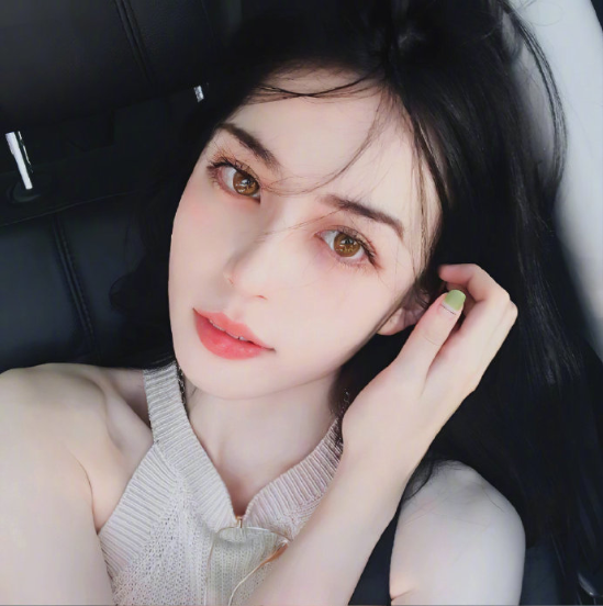俄罗斯美女图片 95后的中俄混血美女Nadia Bean图片 6