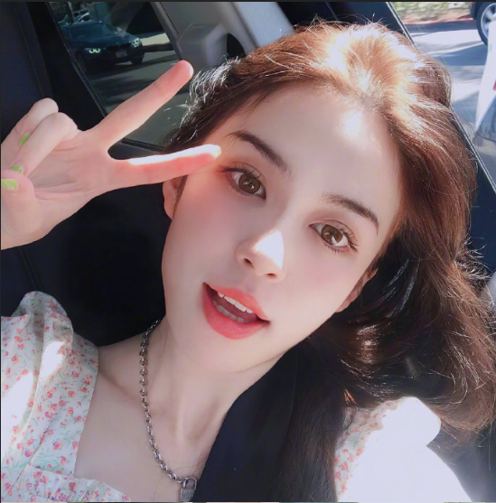 俄罗斯美女图片 95后的中俄混血美女Nadia Bean图片 8