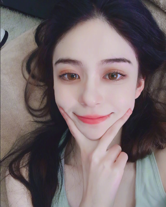 俄罗斯美女图片 95后的中俄混血美女Nadia Bean图片 11