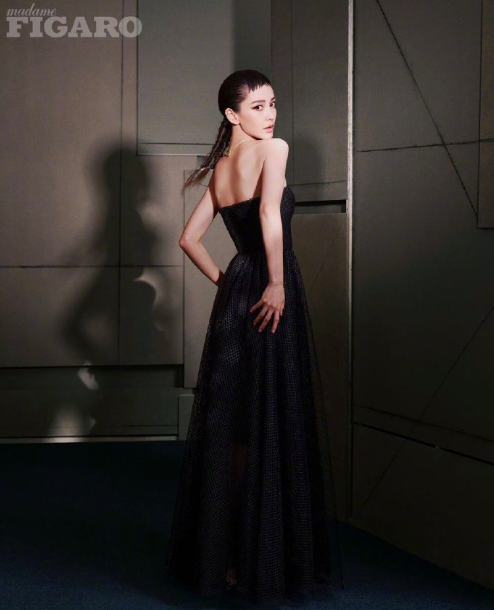 大眼美女明星angelababy油头发型《madame FIGARO》封面 4