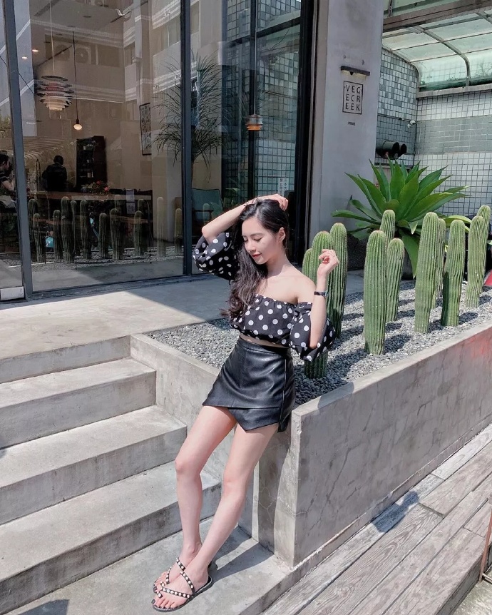 运动系好身材美女图片 3