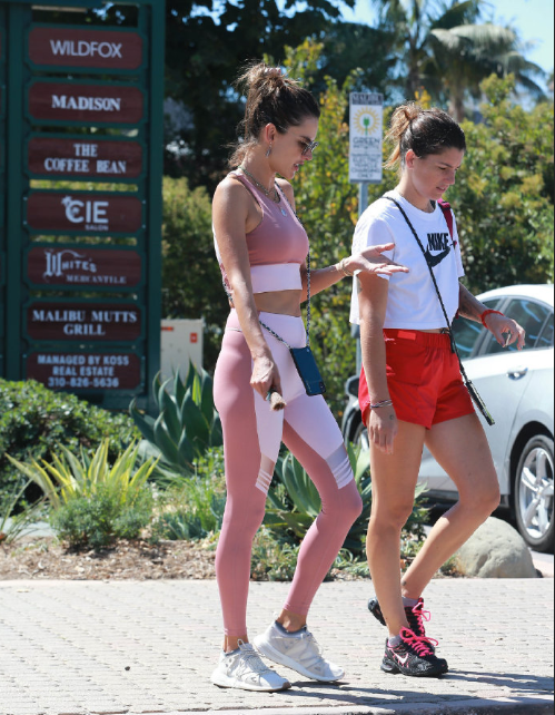 巴西美女图片 超模Alessandra Ambrosio健身服街拍图片 4
