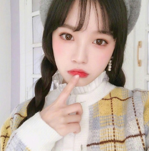 减龄神器双马尾清纯美女图片 8