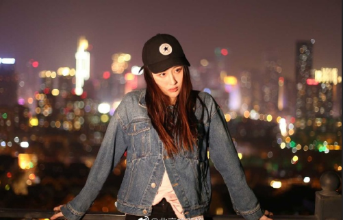 90后陈思诺美女生活照 4