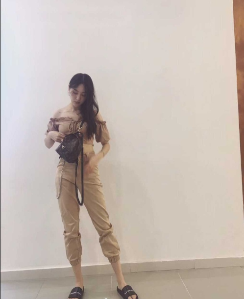 90后陈思诺美女生活照 5