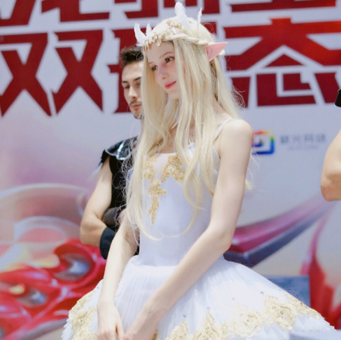 欧美美女图片 00后加拿大超模Savanna Blade精灵图片 10