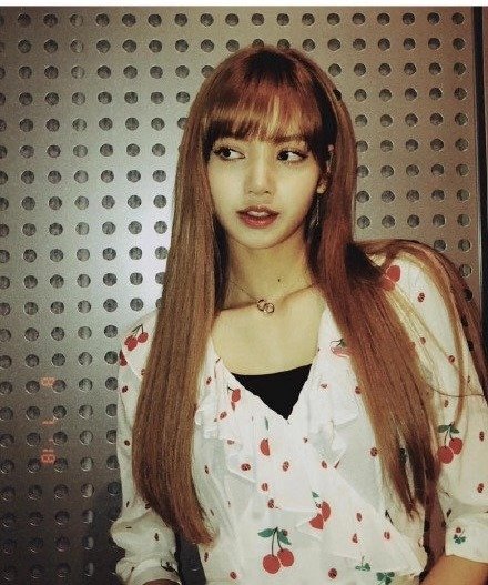 泰国美女图片 韩国女明星lisa美丽的锁骨图片 3