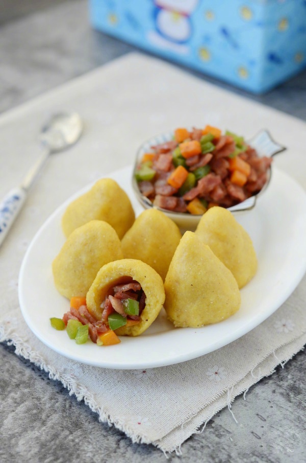 北方美食图片 杂粮培根小窝窝头的做法图片