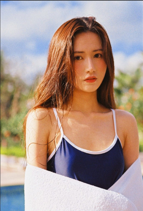 小清新泳装美女图片 2