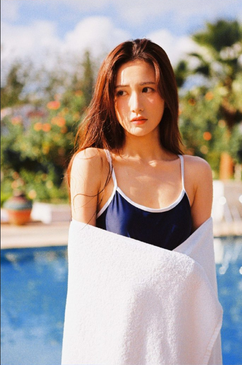 小清新泳装美女图片 5