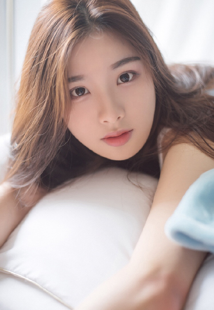吊带美女私房照诱惑图片 7