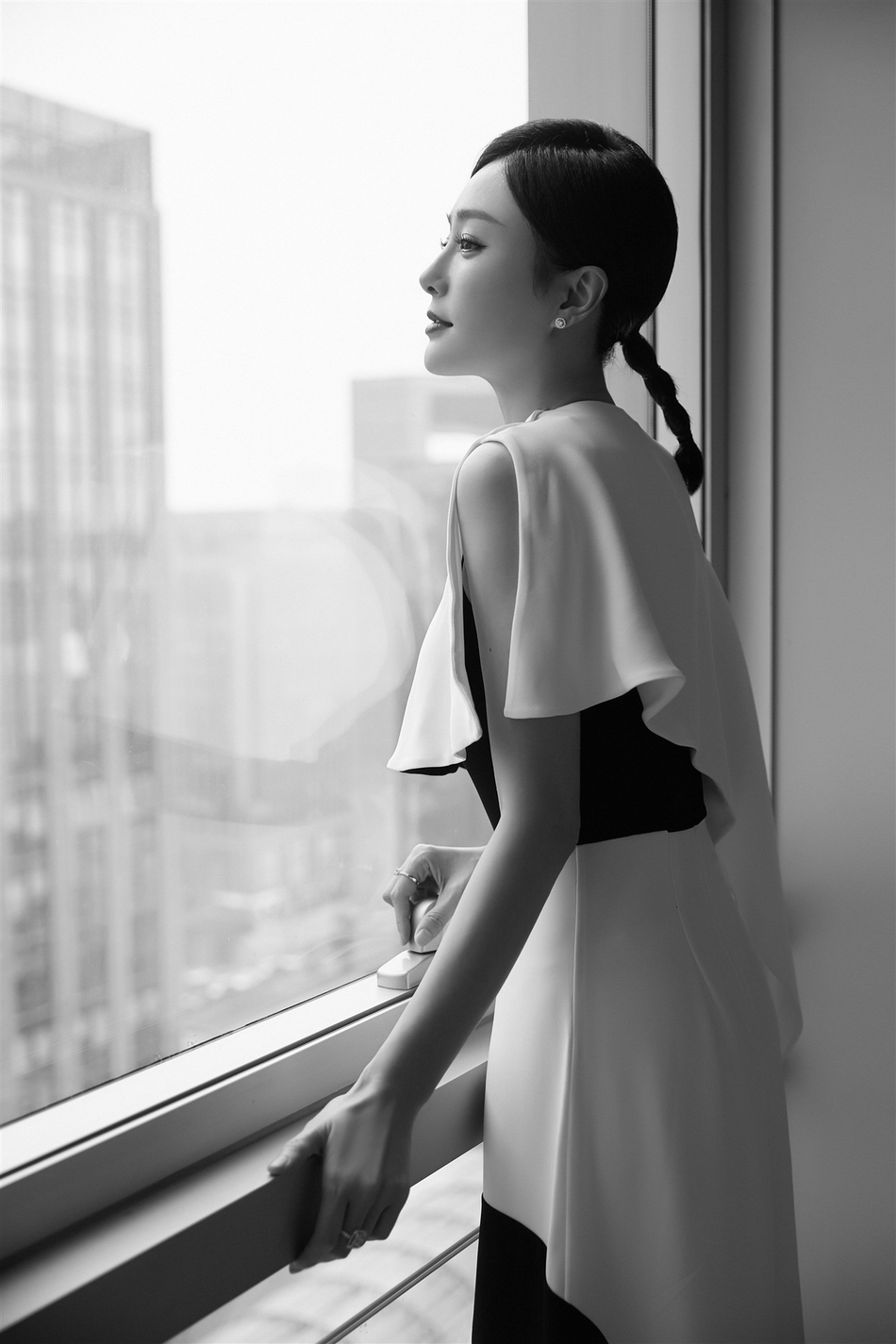 中国美女图片 皇后娘娘秦岚连衣裙优雅端庄图片 7