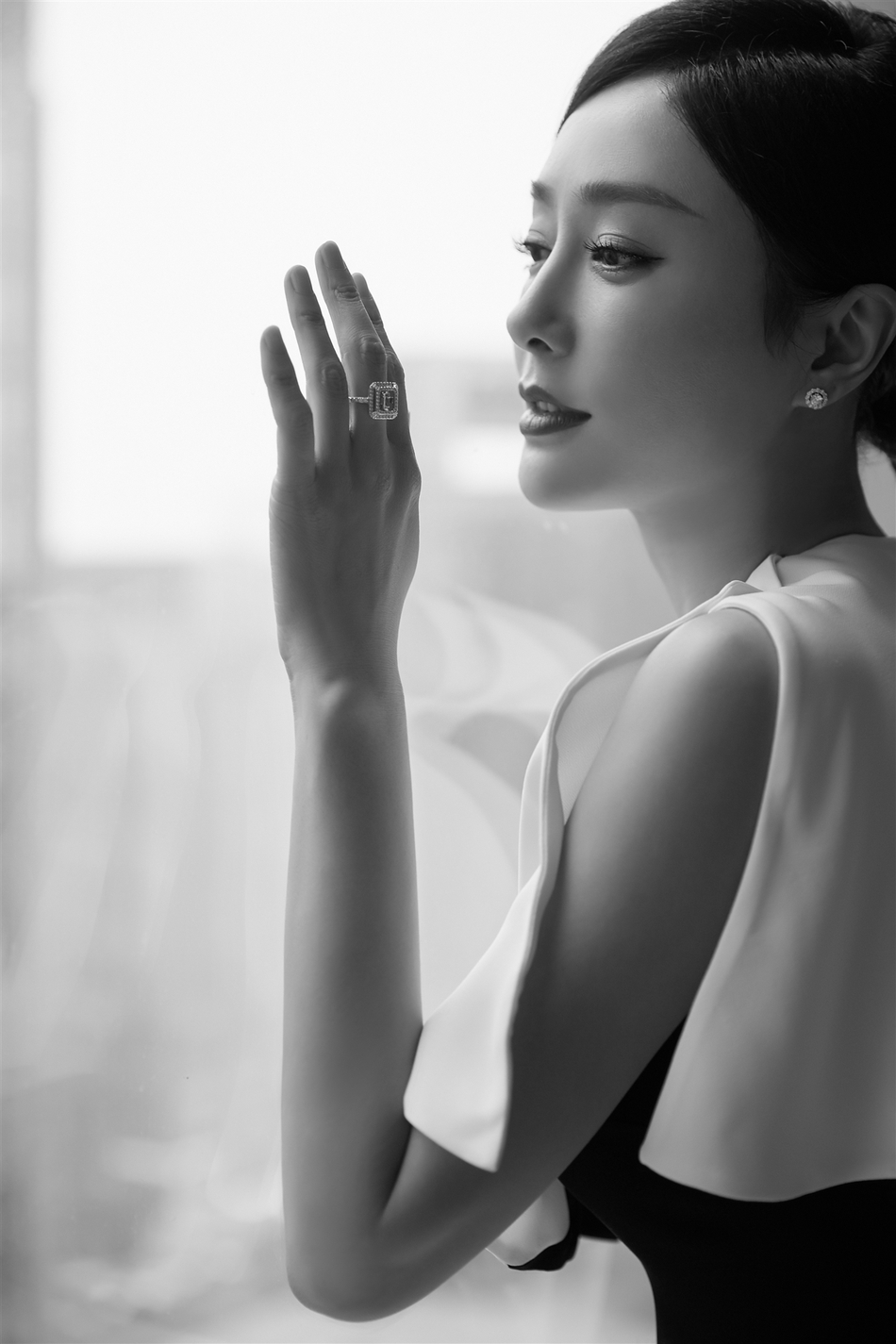 中国美女图片 皇后娘娘秦岚连衣裙优雅端庄图片 8