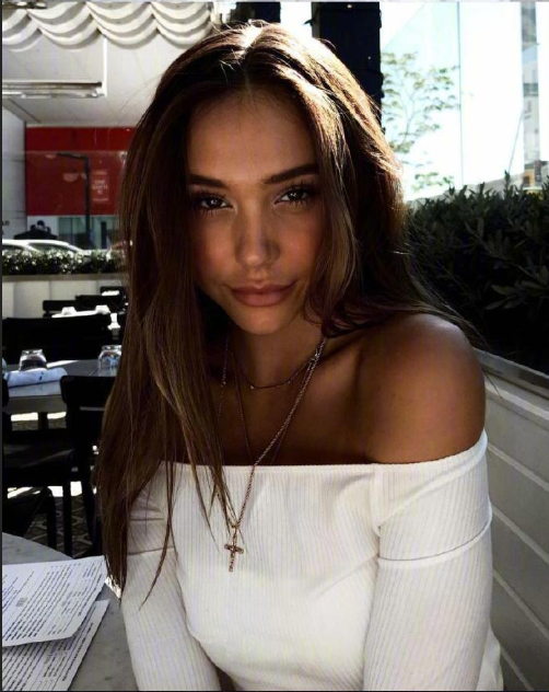 美国美女图片 模特Alexis Ren 甜美私房照 4