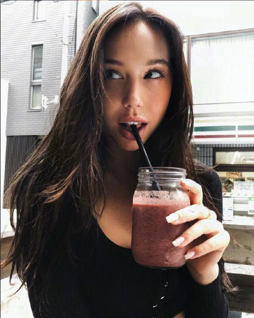 美国美女图片 模特Alexis Ren 甜美私房照 5