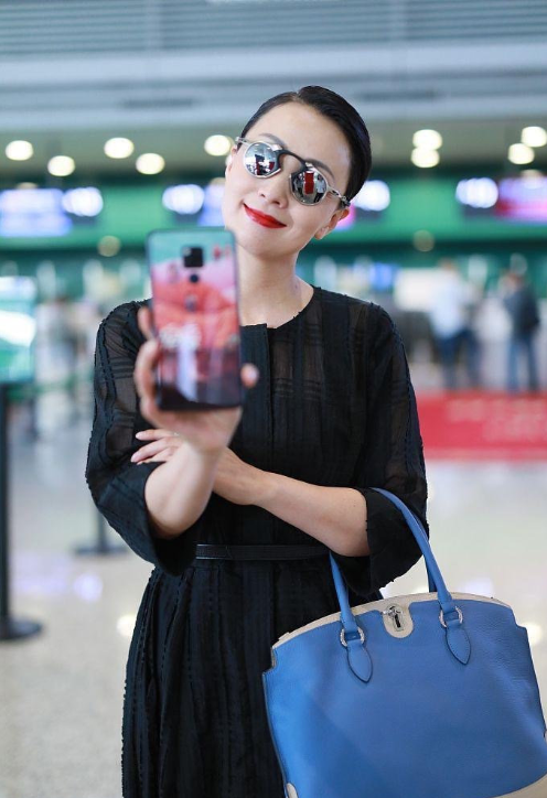 中国美女图片 古装美女明星小陶虹最新机场私服 7