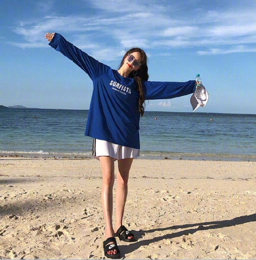 夏季海边美女图片 旅行穿搭Look