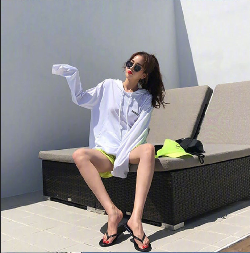 夏季海边美女图片 旅行穿搭Look 9