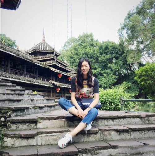 湖南美女图片 中国超模大表姐刘雯旅行照拍照 4