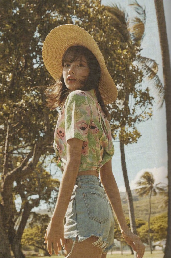 韩国女团BLACKPINK成员Lisa夏威夷写真特辑 8