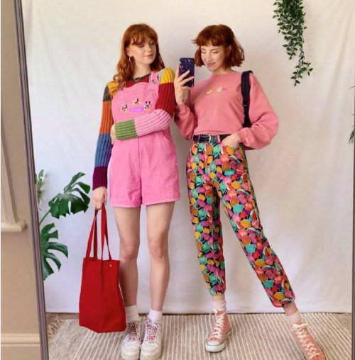 欧美美女图片 姐妹花Liberty & Mathilda复古装图片 8