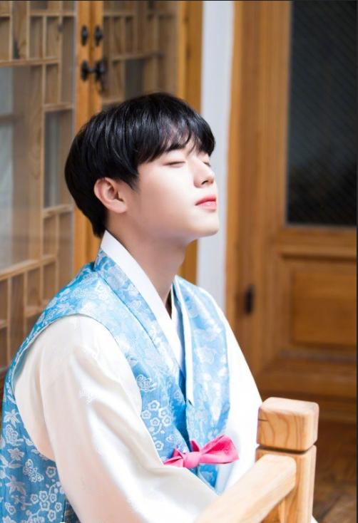 穿着韩服的俊秀男子朴志训高清照片 韩国男明星 5