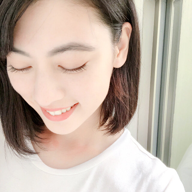 日本美女模特三吉彩花生活自拍照图片