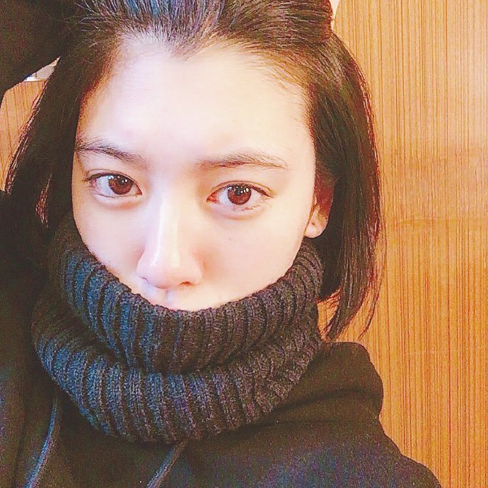 日本美女模特三吉彩花生活自拍照图片 3