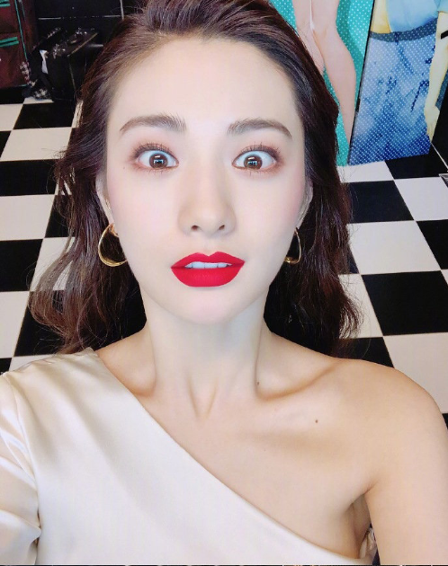 韩国美女图片 大红唇林珍娜图片 2