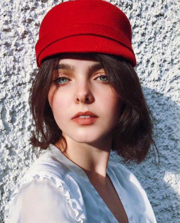 欧美美女图片 爱尔兰美女Laura Ogrady漂亮的眼睛图 4