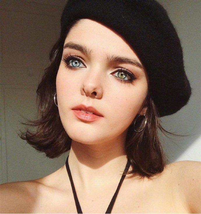 欧美美女图片 爱尔兰美女Laura Ogrady漂亮的眼睛图 5